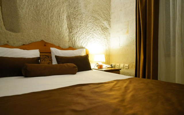 Harman Cave Hotel