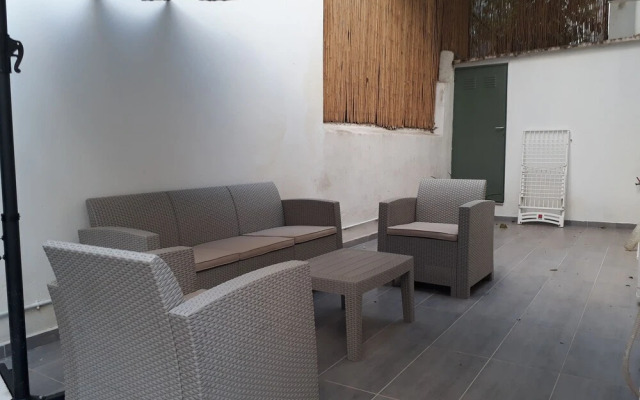 Beautiful Modern Aprt with 1BR in DT Athens