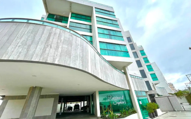 Sofia I de frente para o mar