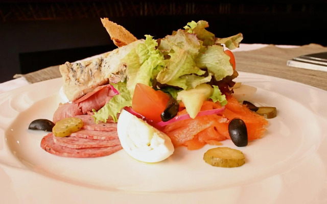 Mount Meru Hotel