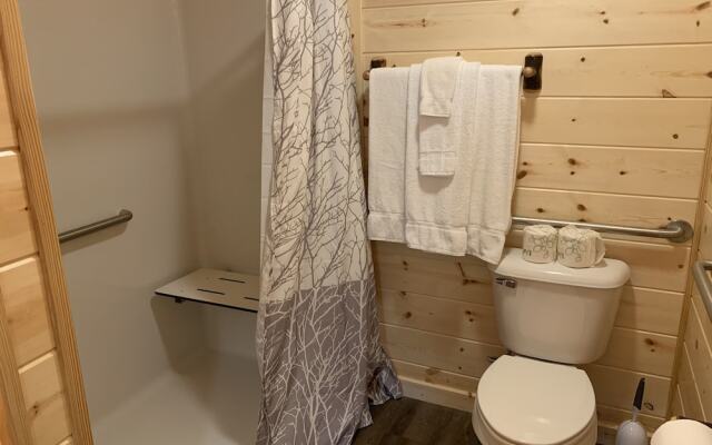 Cricket Hill Lodge & Cabins