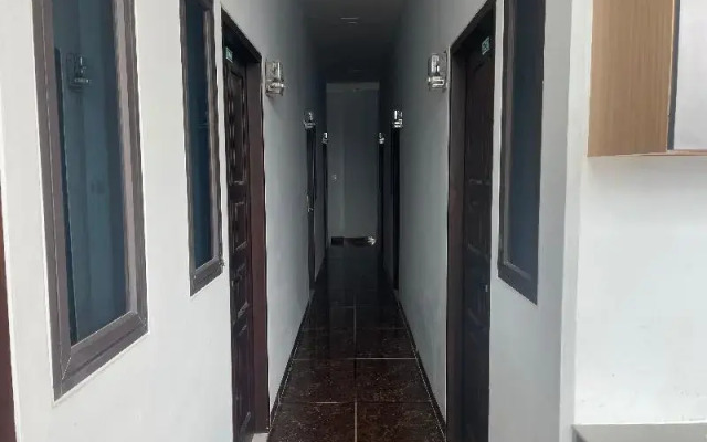 OYO 90527 Homestay 81 Baloi - A