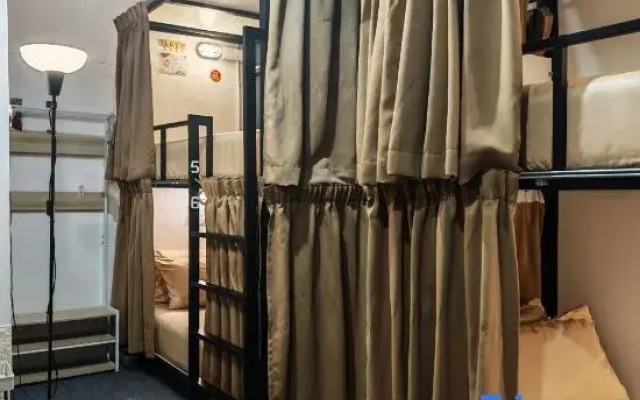 Mr Backpacker Hostel