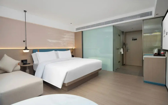 Yizhi Hotel Changgang metro Station