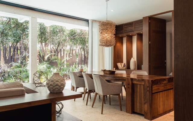 Loretta Jungle Penthouse | Beach Club | Puerta Azul