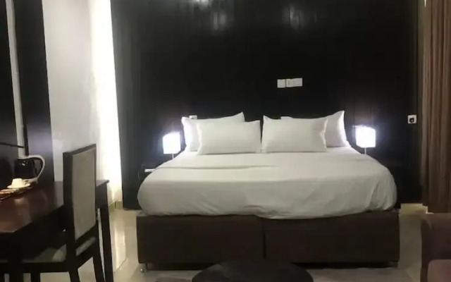 Royal Crest hotel and suite