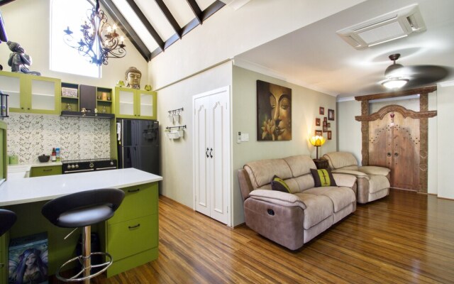 Frangipani Waters Main Street Apartment
