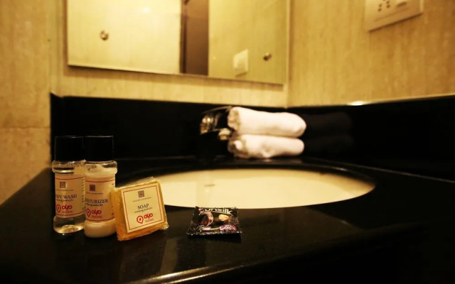 OYO Premium Pal Road