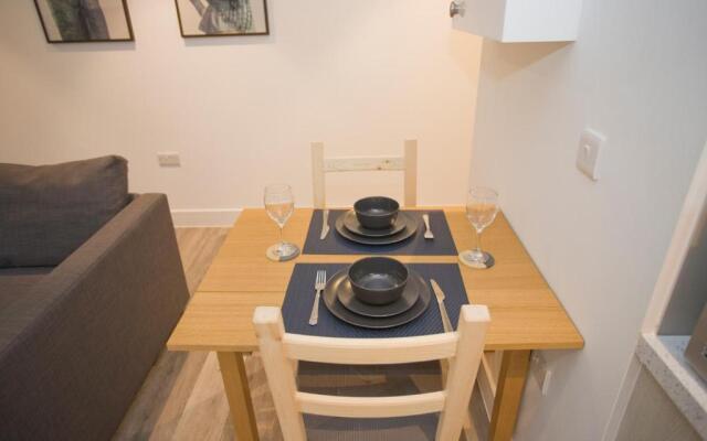 14 Compass Point