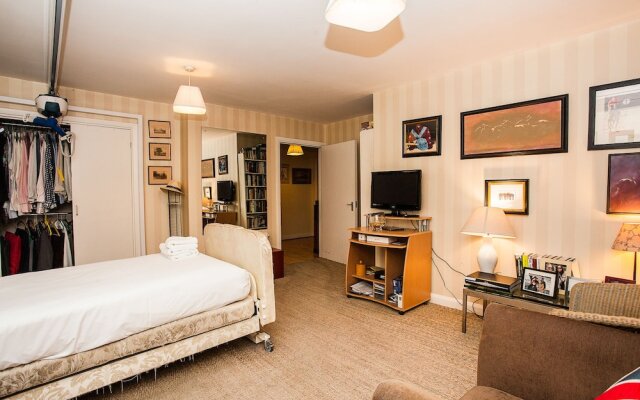 Gorgeous Spacious 3 Bed Apartment in Clapham