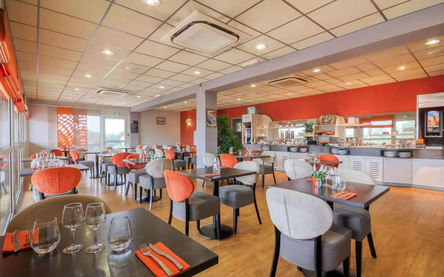 Brit Hotel Les Evens