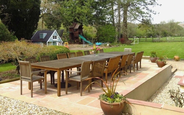 Abbots Manor