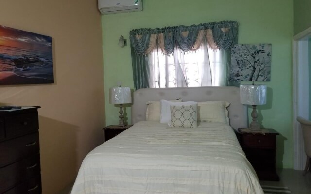 Dela de-Rose Guest House negril Jamaica