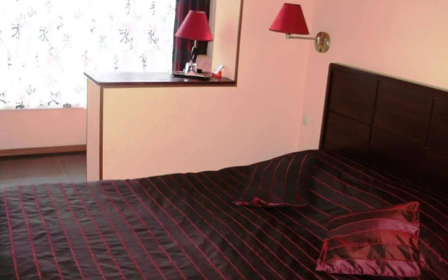 Black Belt Hotel (Hostel)