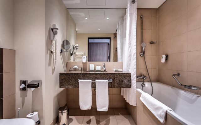 Holiday Inn Resort Warszawa Józefów**** by IHG