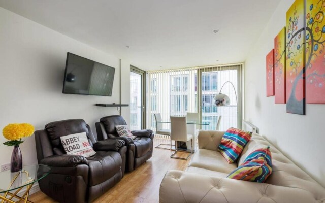 Stunning 2BR Home In Tottenham Hale W/balcony