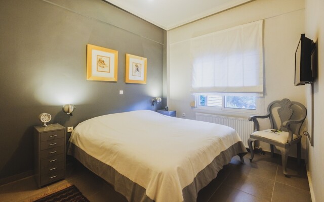 Stylish Garden Home - Holidays in Chania