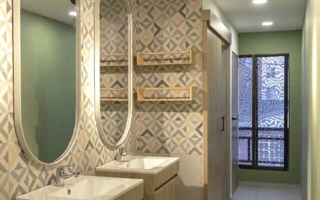 Ventiuna Hotel & Hostel