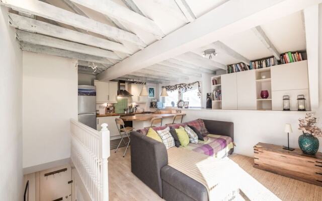 1 Bedroom Apartment by the Water of Leith