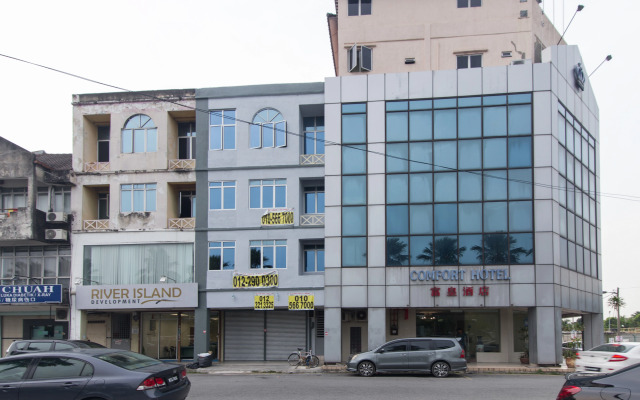 Super OYO 447 Comfort Hotel Meru