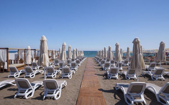 Elysium Deluxe Suites