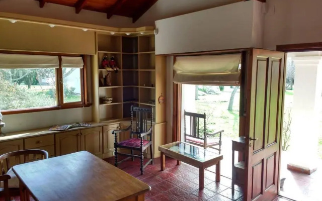 Casa y amplio parque