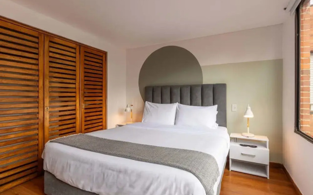 w Upscale 1BR in Cabrera