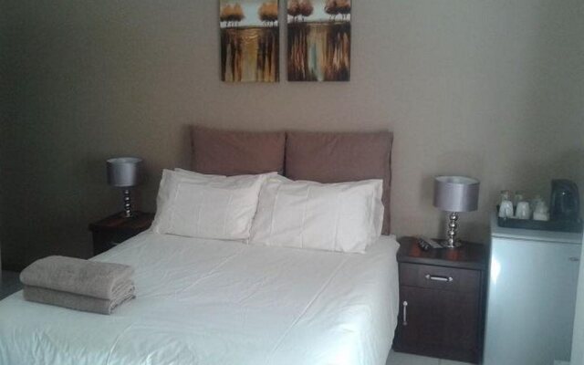 @Four Guest House Brits