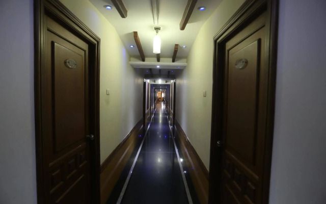 Hotel Royal Sathyam