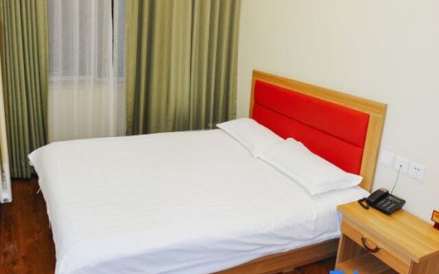 Pai Hotel (Beijing South Railway Station You'anmen)