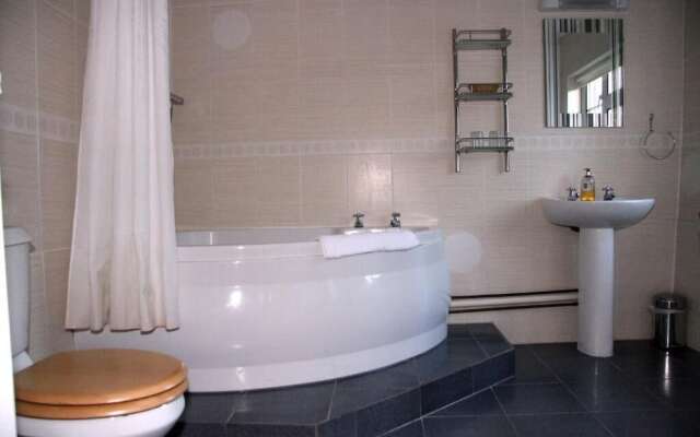 Home Farm Hotel