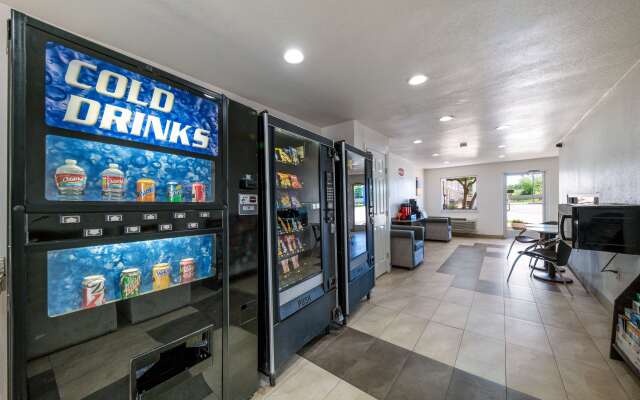 Motel 6 Dallas, TX - Farmers Branch