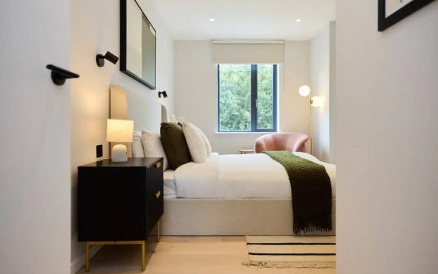 The Brondesbury Place - Bright 2bdr Flat With Balcony + Parking