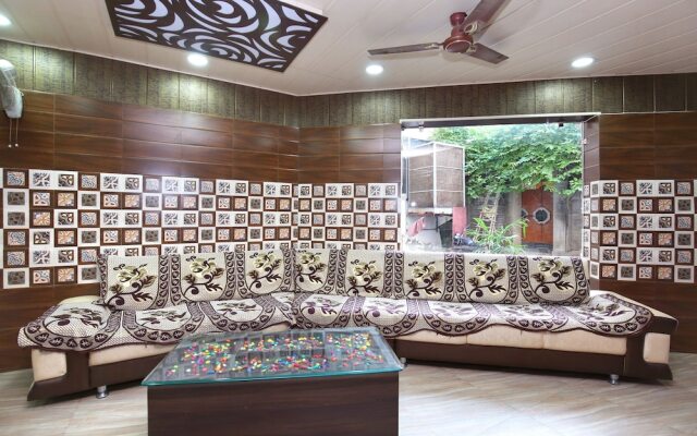 OYO 19473 Rr Residency