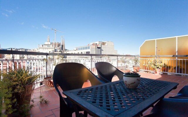 ApartEasy - Atic terrace in Sagrada Familia