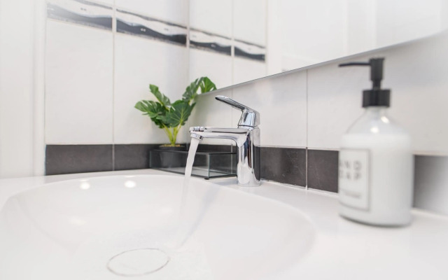 Franco’s spacious residence - great location