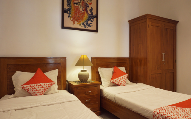 OYO 244 Griya Cemara Homestay