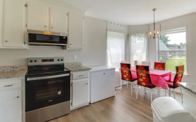 Spacious Home < 3 Mi to Hampton Coliseum!