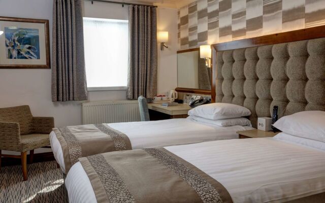 Best Western Plus Pastures Hotel