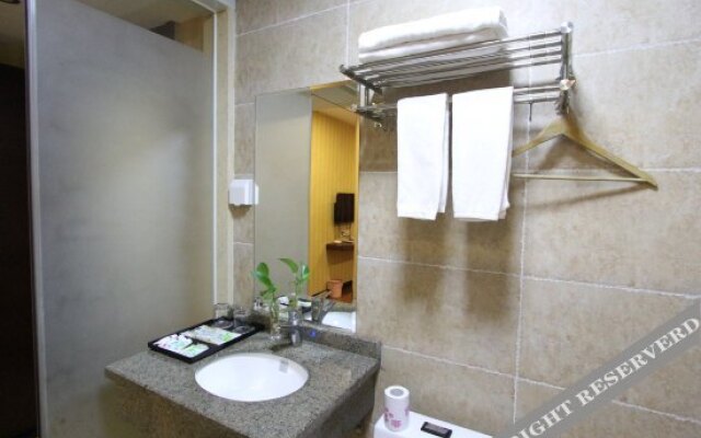 Derong Business Hotel