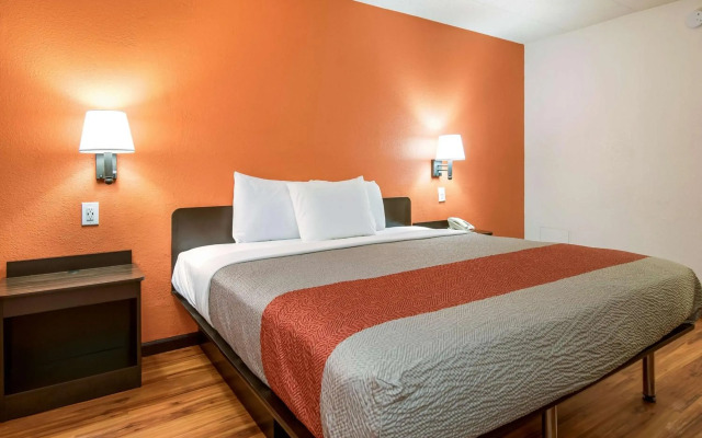 Motel 6 Grove City, OH