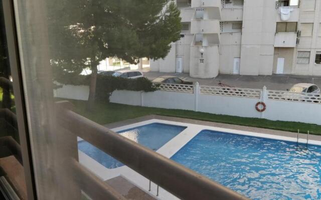 New San Juan beach apartment with AC