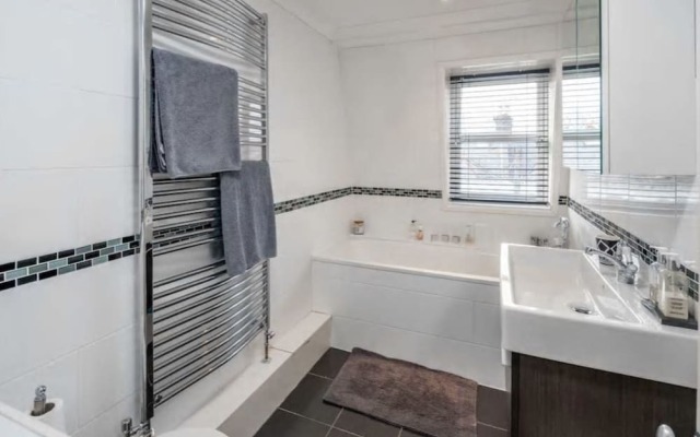 Veeve - Fulham Victorian
