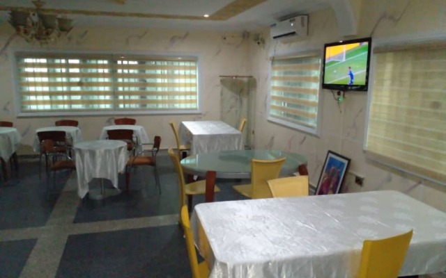 Fullife Hotel