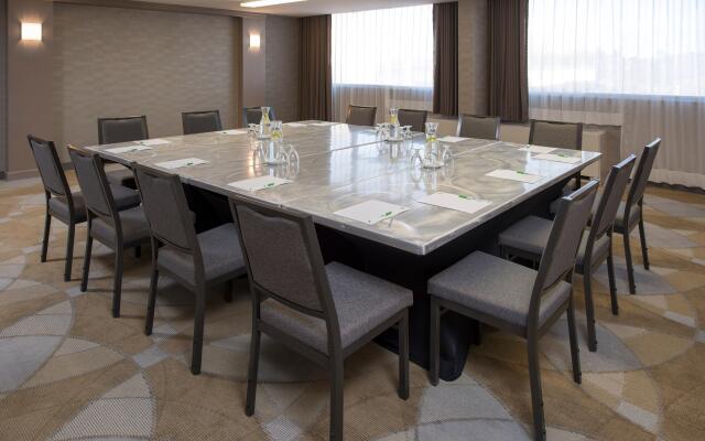 Holiday Inn Winnipeg South by IHG