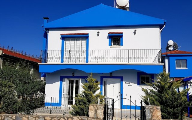 Fruit Tree Villa 3 Double Bedrooms With Spectacular Mountain Sea View