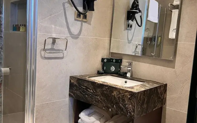 Sur Royals Hotel's