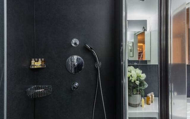 Latin quarter Retreat