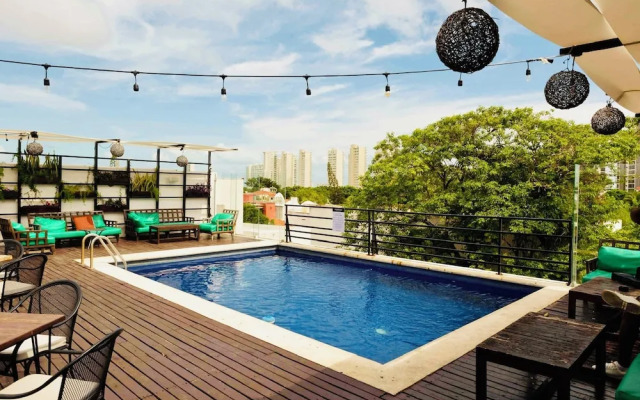 Nomads Hotel & Rooftop Pool
