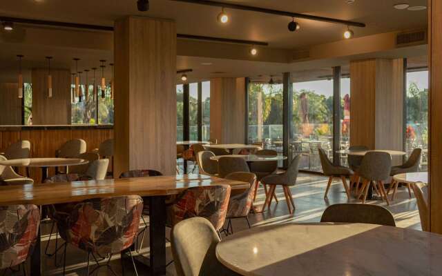 Howard Johnson Plaza La Ribera